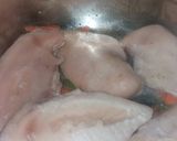 Foto del paso 2 de la receta: Pechuga jugosa al vino