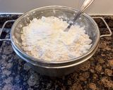 Foto del paso 5 de la receta Bizcocho de leche de coco y Maizena con almíbar de licor de coco
