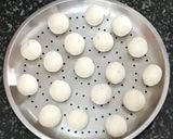 सूजी की सेमोलिना बॉल्स (Suji ke semolina balls recipe in hindi) रेसिपी चरण 3 फोटो