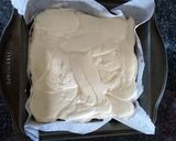 A picture of step 9 of Lindt cheesecake brownies.