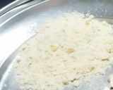 A picture of step 2 of Kaju Dudhi Halwa.