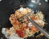 Foto langkah ke 2 dari resep 61. Bumbu Urap Kelapa Tumis.