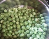 A picture of step 3 of Matar paneer sbji.