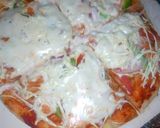 A picture of step 8 of Chicken Macaroni pizza.