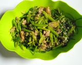 Foto langkah ke 7 dari resep Tumis kangkung oncom Simple.
