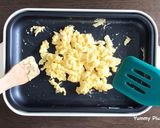 A picture of step 2 of Scrambled eggs.