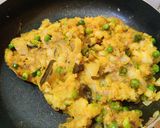 A picture of step 4 of Semolina stuffed glass Dhokla.