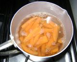 Foto del paso 1 de la receta: Raviolones a los cuatro quesos con crema al verdeo