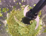 Foto del paso 1 de la receta: Increíble pizzeta con pesto de cilantro y salmón ahumado