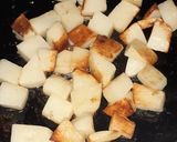 A picture of step 1 of Spicy Potatoes Salad.