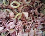 Foto langkah ke 2 dari resep Rica Rica Cumi Sosis.