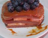 Foto del paso 3 de la receta: Pancakes de chocolate con dulce de leche, banana y arándanos