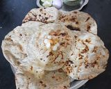 बाजरीची भाकरी (bajarichi bhakari recipe in marathi) रेसिपी स्टेप 3 फोटो 