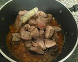 Foto del paso 4 de la receta: Ragout de ternera, solo lo guiso con vino y caldo casero 😋