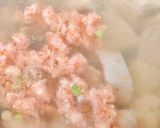 Hình bước làm 2 của món Canh Khoai Sọ Nấu Tôm