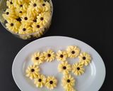 Foto langkah ke 3 dari resep Kue Semprit Susu 3 Bahan.