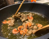 Foto del paso 2 de la receta: Arroz con atún y cebolla