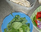 Foto langkah ke 1 dari resep Nasi Bakar Ayam Suwir, Jamur, Kemangi.