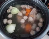 Hình bước làm 2 của món Hủ tiếu xương & bò viên
