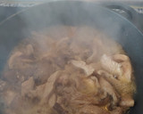 Foto del paso 2 de la receta: Setas con pollo y cerveza