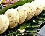 A picture of step 7 of Suji ki Idli.
