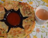 A picture of step 3 of Veg Uttapam.
