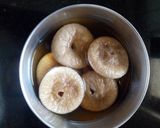 A picture of step 1 of Fig, vanilla and gulkand truff.