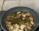 Foto langkah ke 3 dari resep Oyakodon / Rice Bowl Ayam Telur.