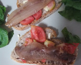 Foto del paso 3 de la receta: 🍞Tosta de sardinas🐟 ahumadas con tomate🍎