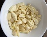 A picture of step 1 of Garlic Pickle.
