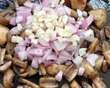 A picture of step 3 of Creamy Garlic Mushrooms.