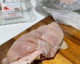 Foto del paso 1 de la receta: Pechuga de pollo rellena de pavo y queso