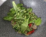 Foto langkah ke 2 dari resep Tumis buncis cuciwis & bakso.