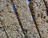 तील गुड़ की टेस्टी चिक्की (til gur ki tasty chikki recipe in Hindi) रेसिपी चरण 2 फोटो