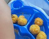Foto langkah ke 5 dari resep Bola kentang tuna keju cemilan anak.