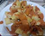 A picture of step 9 of Patatas Bravas.