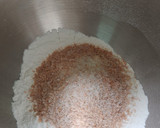 Foto del paso 2 de la receta: Pancitos de harina integral y pasas