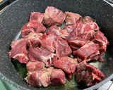 Une image de l'étape 2 de Bœuf mijoté à la bière, moutarde, navets et carottes.