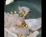A picture of step 1 of Chicken vegetable corn soup.