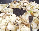 Foto del paso 2 de la receta: Macarrones al coliflor, champiñones y crema de trufa