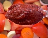 صورة لخطوة 2 من وصفة شوربه الطماطم لذيذه وسريعه 😋