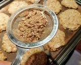 Foto del paso 5 de la receta: Galletas de Avena, Coco, Miel, Quinua y Leche de Almendras