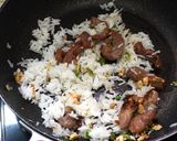 รูปขั้นตอนการทำที่ 5 ของ ข้าวผัดพริกสดหมูแดดเดียว