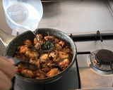Foto langkah ke 4 dari resep Tumis Ayam Santan.