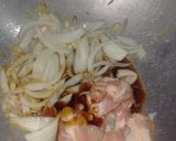 รูปขั้นตอนการทำที่ 2 ของ ผัดผงกะหรี่ไก่ใส่ผักกาดขาว : Stir-fried chicken with curry powder and Chinese cabbage