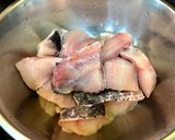 A picture of step 1 of Quang-Style Noodles with Snakehead Fish (Mỳ Quảng Cá Lóc).