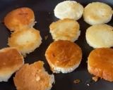 A picture of step 2 of Bread Dahivada.