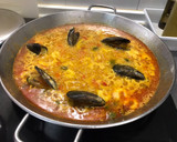 Foto del paso 5 de la receta: Arroz con mejillones, calamar y gambas 🦐
