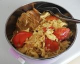 รูปขั้นตอนการทำที่ 4 ของ บะหมี่มะเขือเทศผัดไข่(มังสวิรัติ)