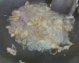 Foto langkah ke 4 dari resep Tumis Daun Singkong.
